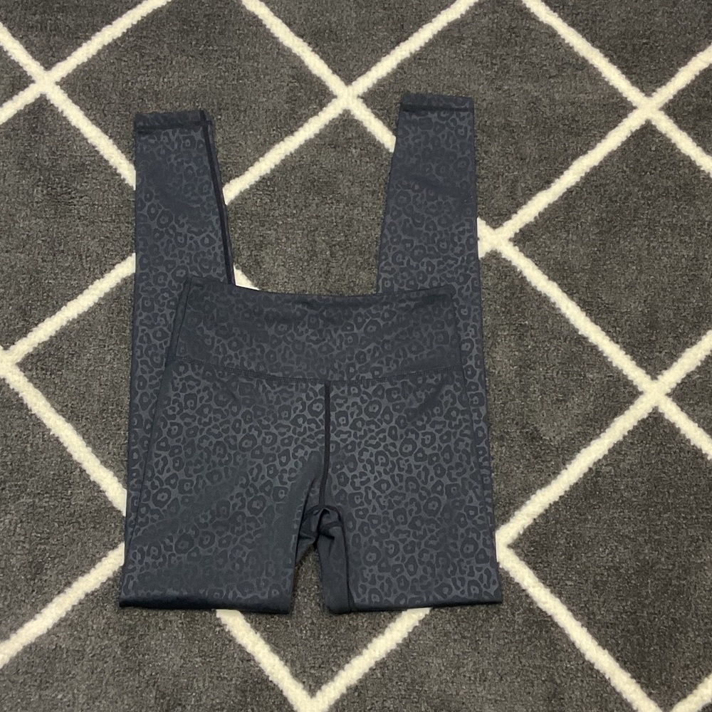 Zyia leggings size 4  leopard print